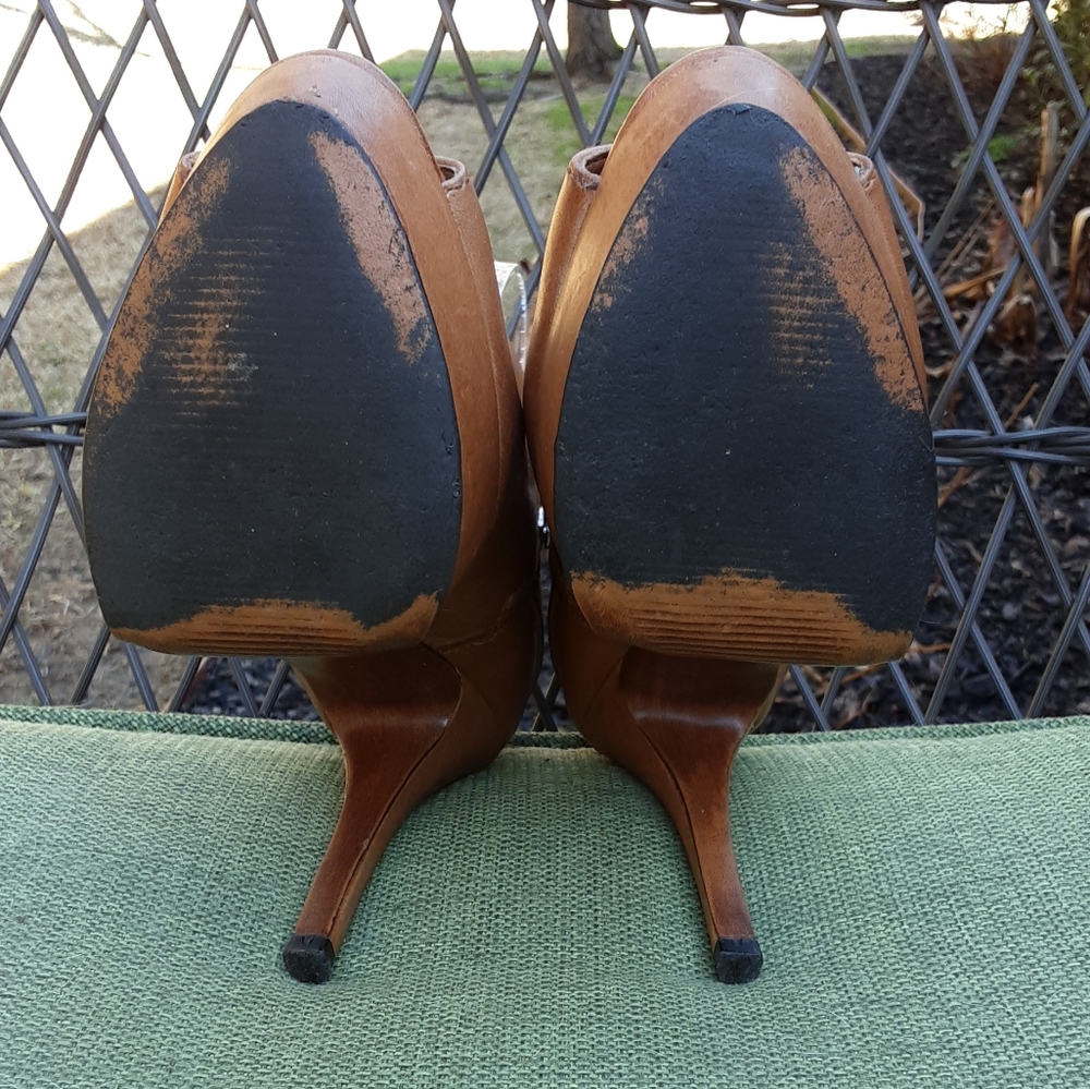 Enzo Angiolini Easebastjan Brown Leather Peep Toe Platform Heel. - Picture 16 of 16